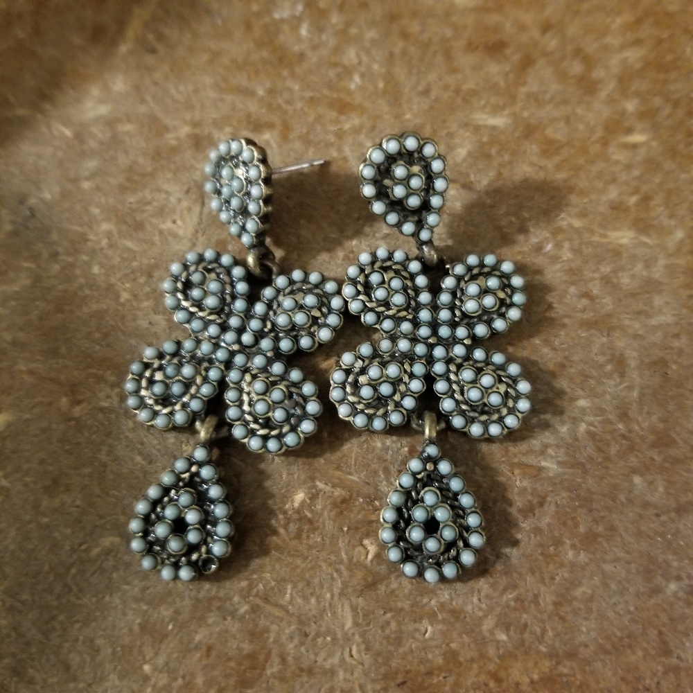 3/$20 adorable ladies fashion earrings